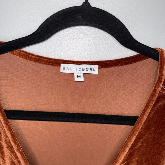 Baltic Born Meghan Velvet Wrap Maxi Dress Rust Flutter Sleeve High Slit Size M - Picture 6 of 9